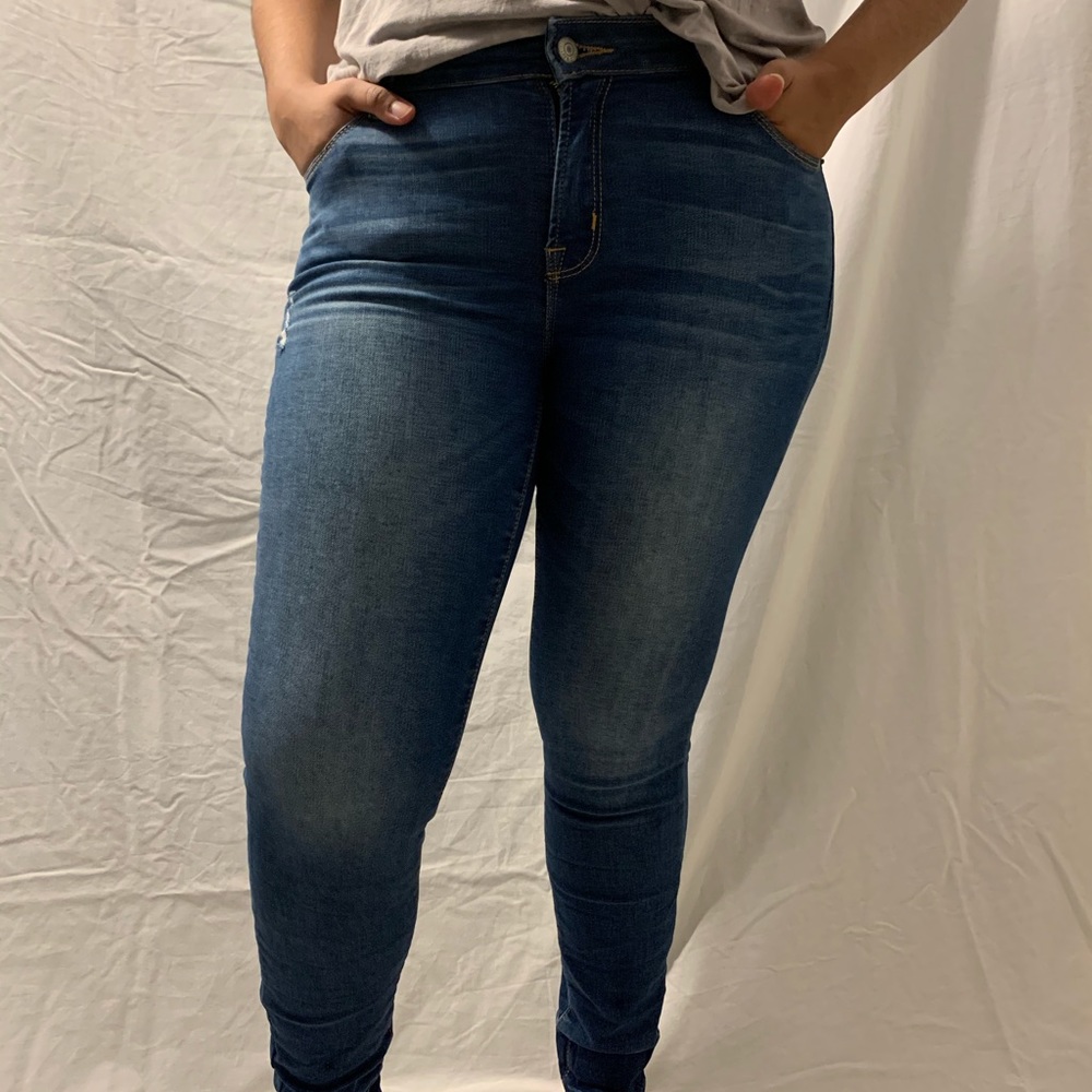 medium wash denim skinny jeans